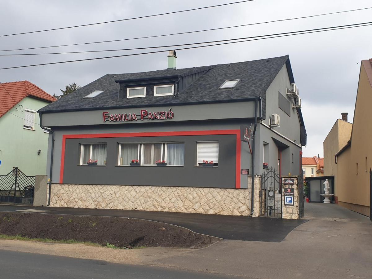 Familia Panzio & Apartmanhaz Győr Exterior foto